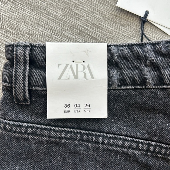 ZARA BLACK SHORTS MID RISE - Picture 3 of 4